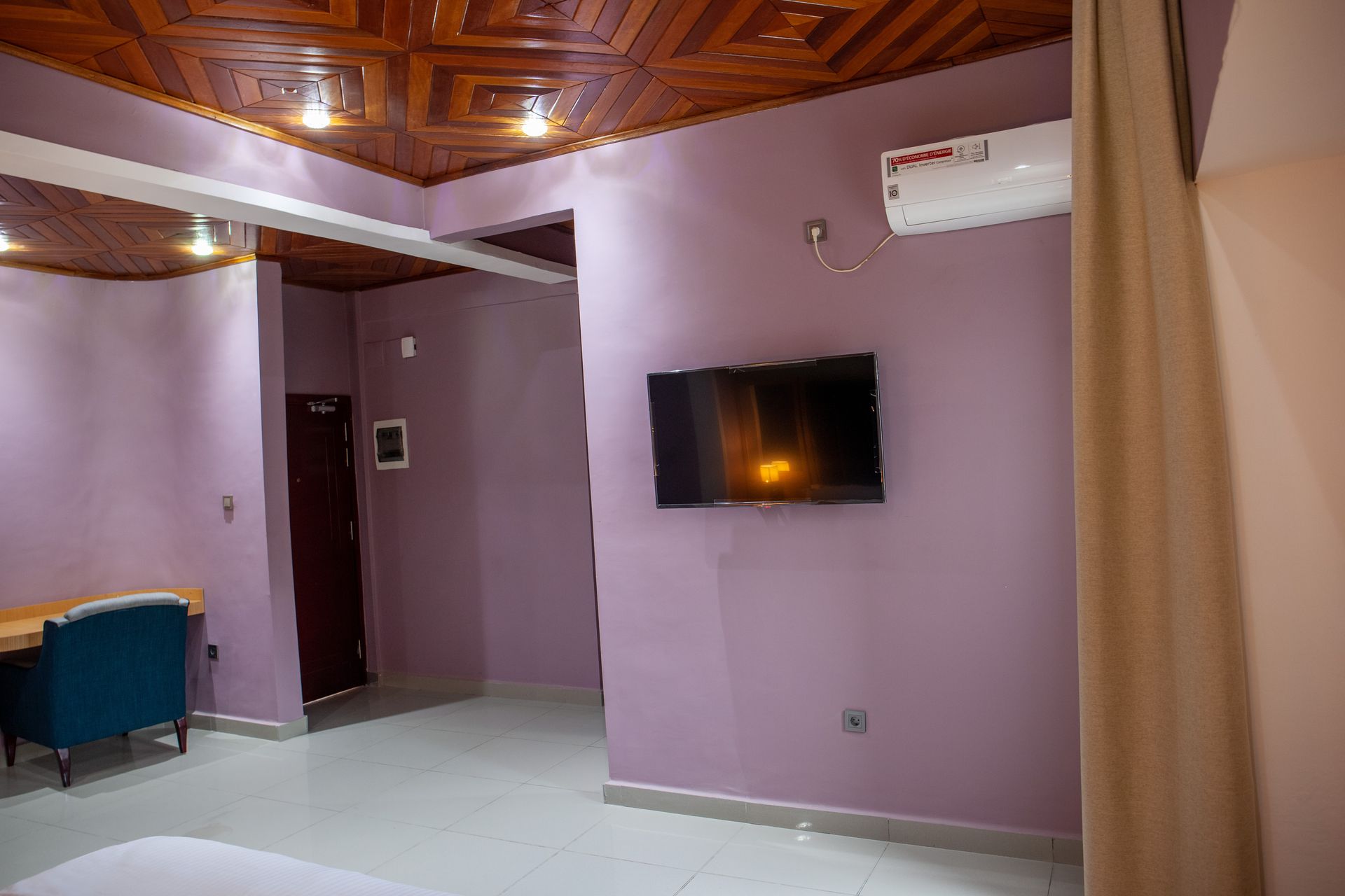 Chambre élégante Hôtel Mickel Akwa
